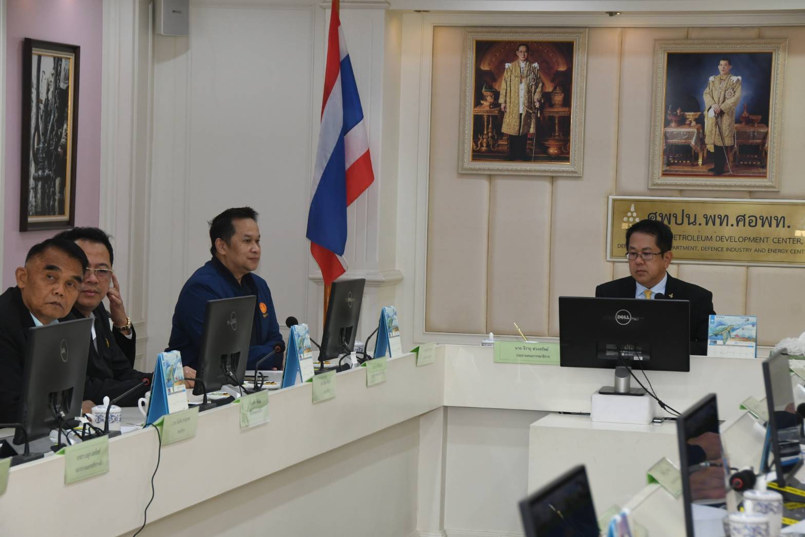 ต้อนรับคณะกรรมาธิการวิสามัญพิจารณาศึกษาแนวทางการถ่ายโอนธุรกิจของกองทัพฯ