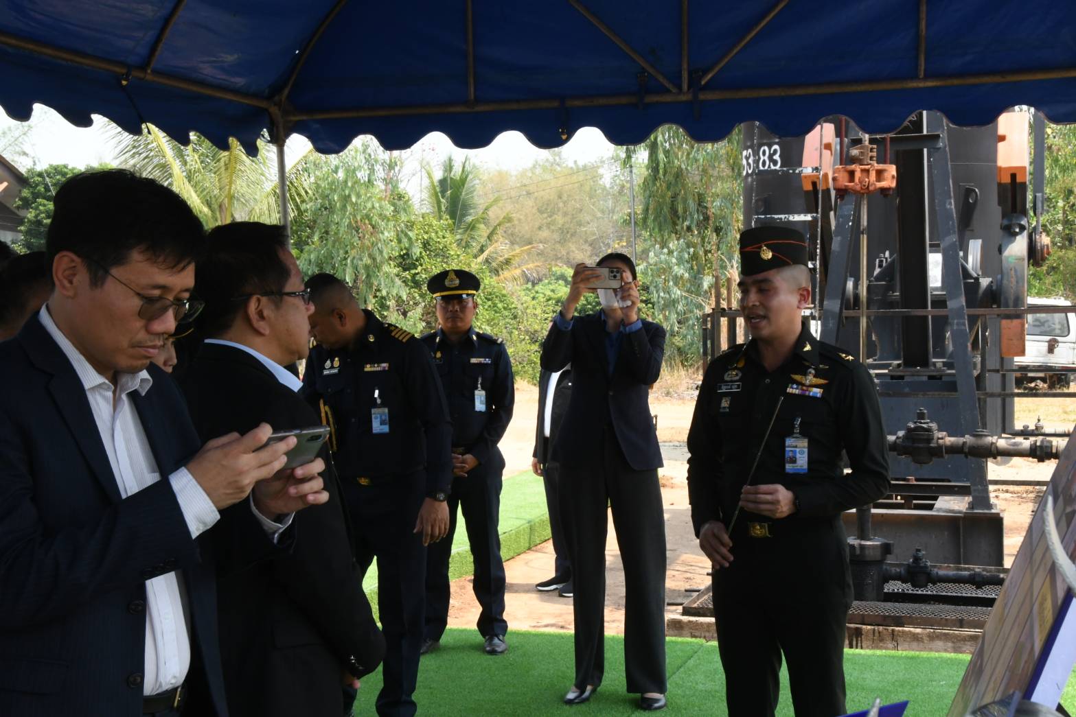 ต้อนรับคณะกรรมาธิการวิสามัญพิจารณาศึกษาแนวทางการถ่ายโอนธุรกิจของกองทัพฯ