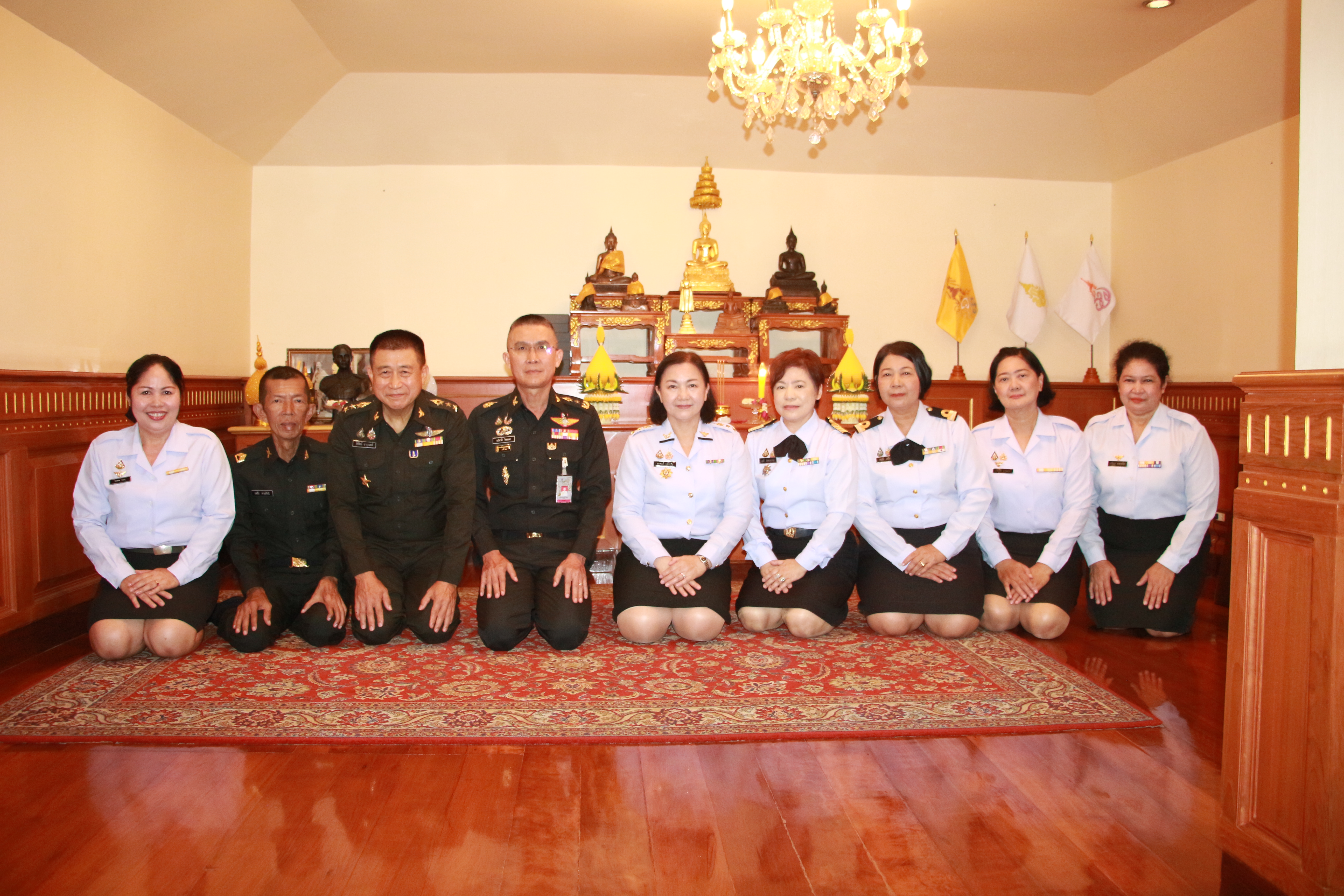 พิธีมอบโล่ที่ระลึกและประกาศเกียรติคุณให้แก่ข้าราชการและลูกจ้างประจำที่ปฏิบัติราชการจนครบเกษียณอายุราชการ