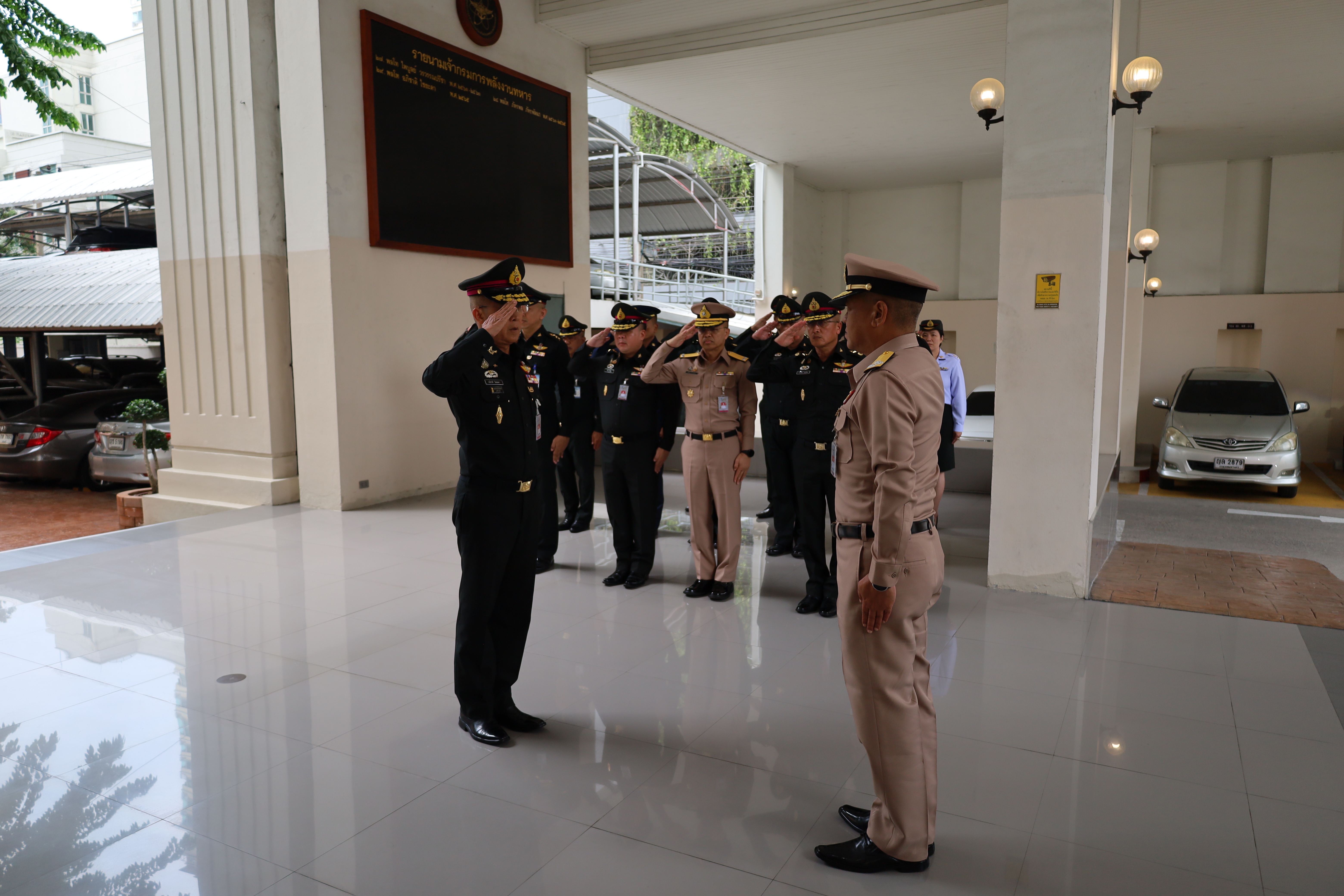 รองปลัดกระทรวงกลาโหม กรุณาตรวจเยี่ยม กรมการพลังงานทหาร