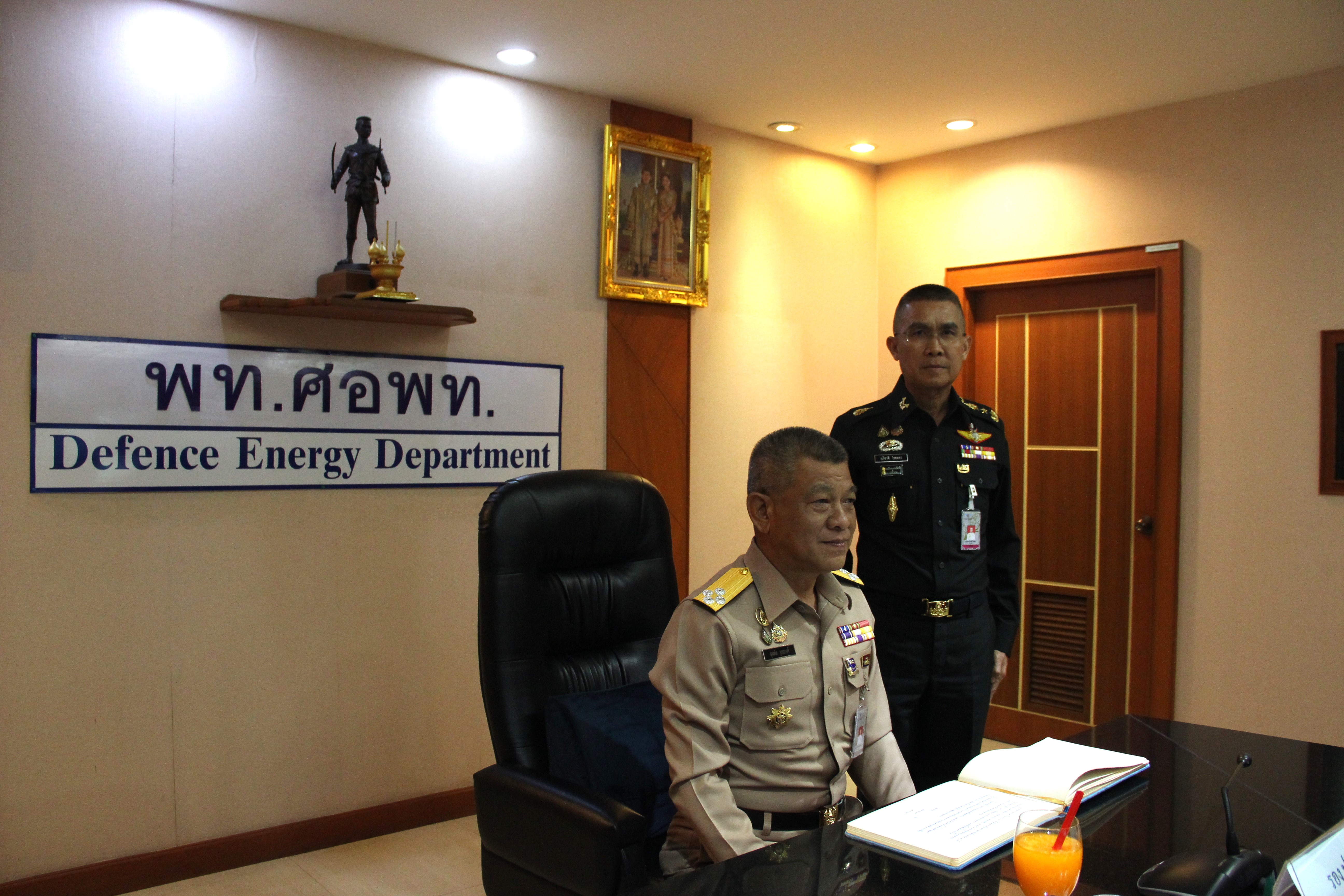 รองปลัดกระทรวงกลาโหม กรุณาตรวจเยี่ยม กรมการพลังงานทหาร