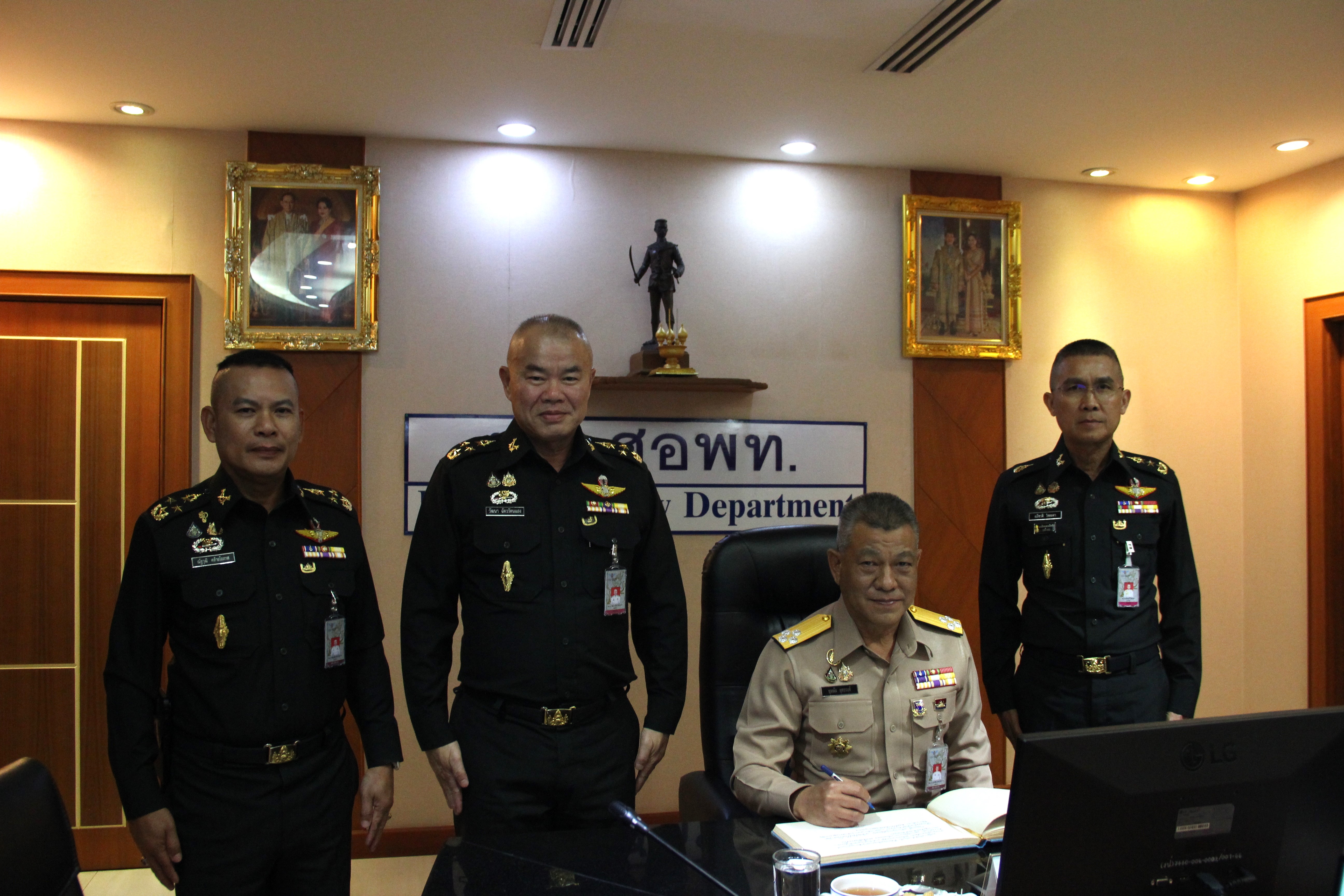 รองปลัดกระทรวงกลาโหม กรุณาตรวจเยี่ยม กรมการพลังงานทหาร
