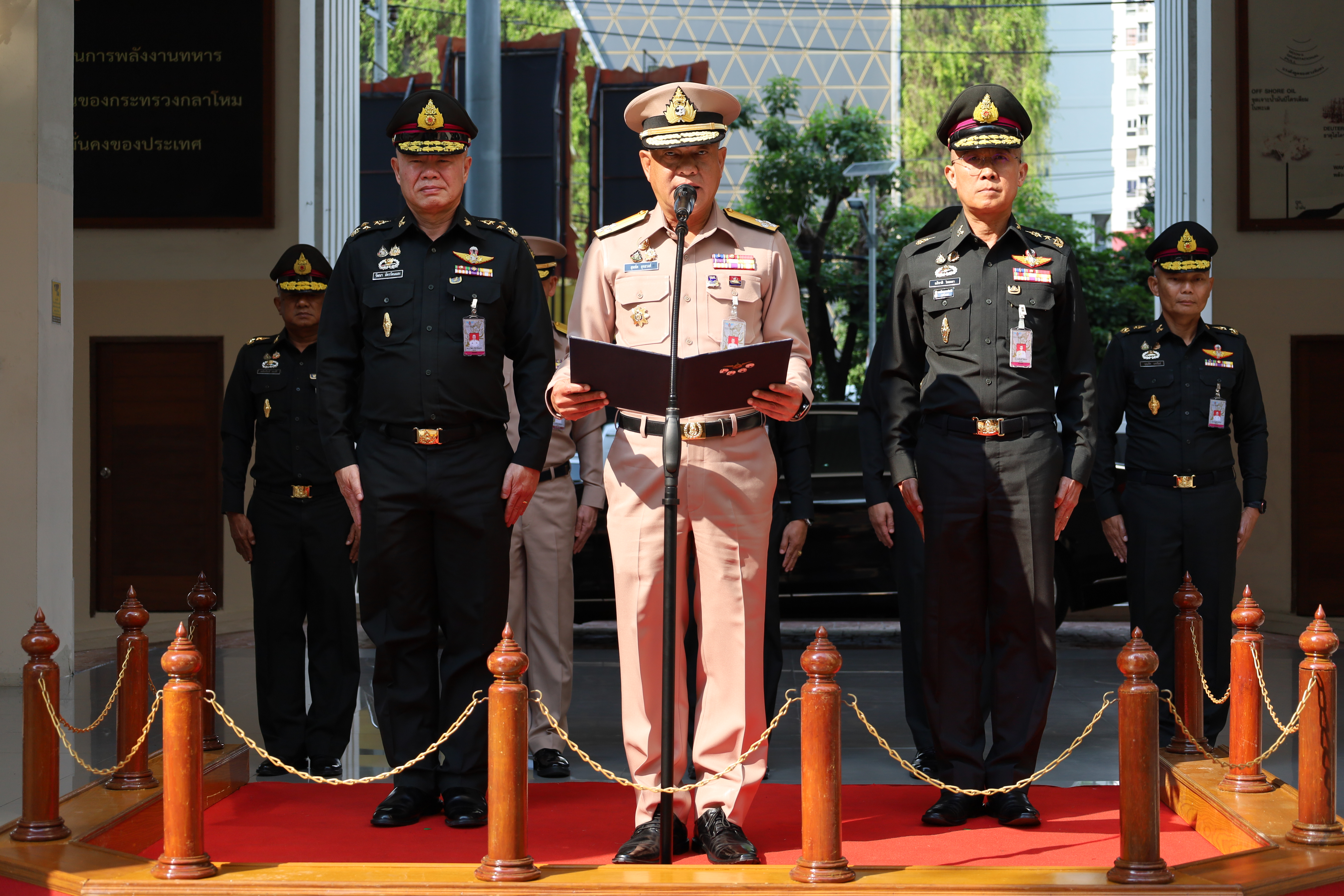 รองปลัดกระทรวงกลาโหม กรุณาตรวจเยี่ยม กรมการพลังงานทหาร
