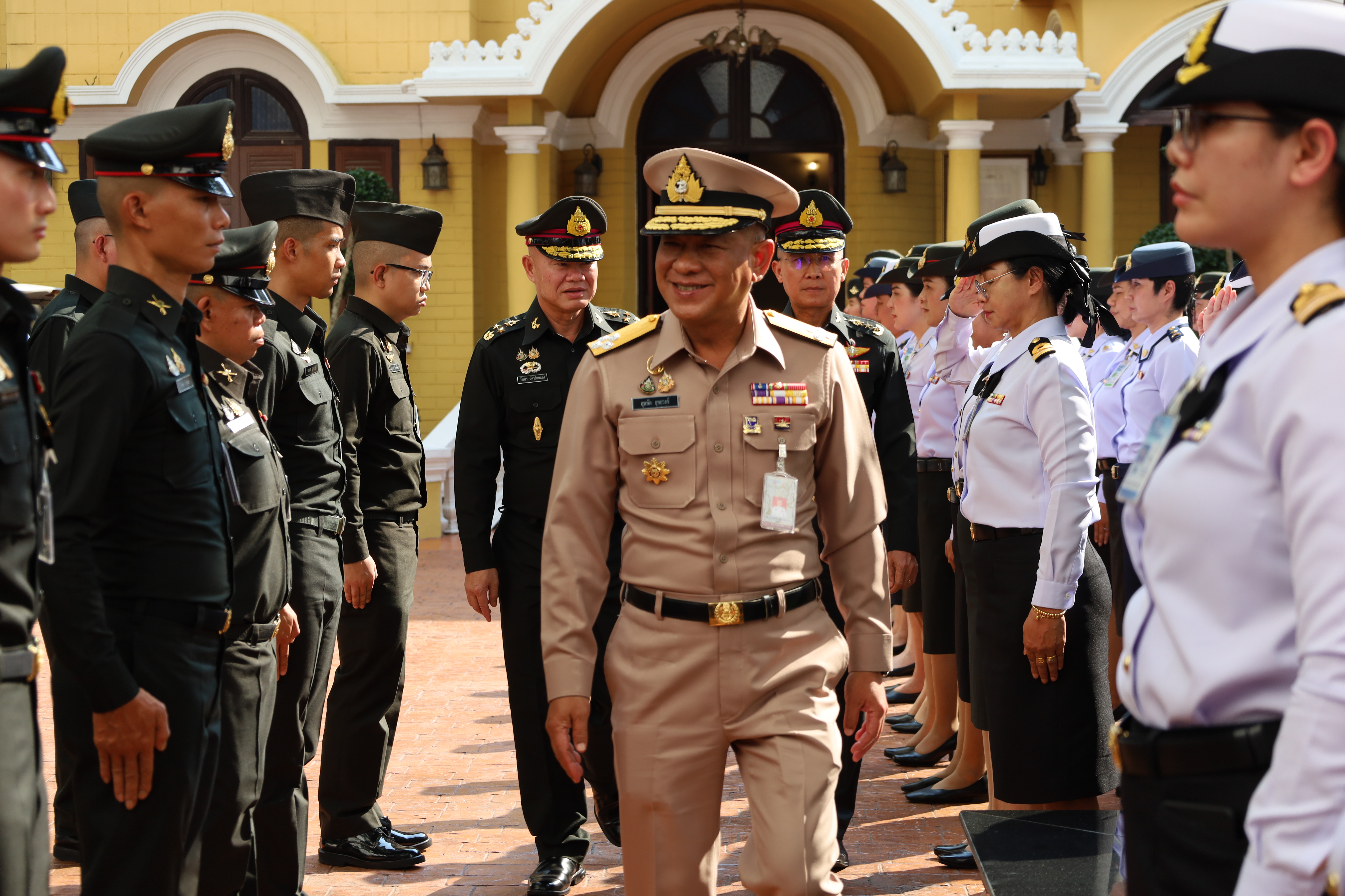 รองปลัดกระทรวงกลาโหม กรุณาตรวจเยี่ยม กรมการพลังงานทหาร