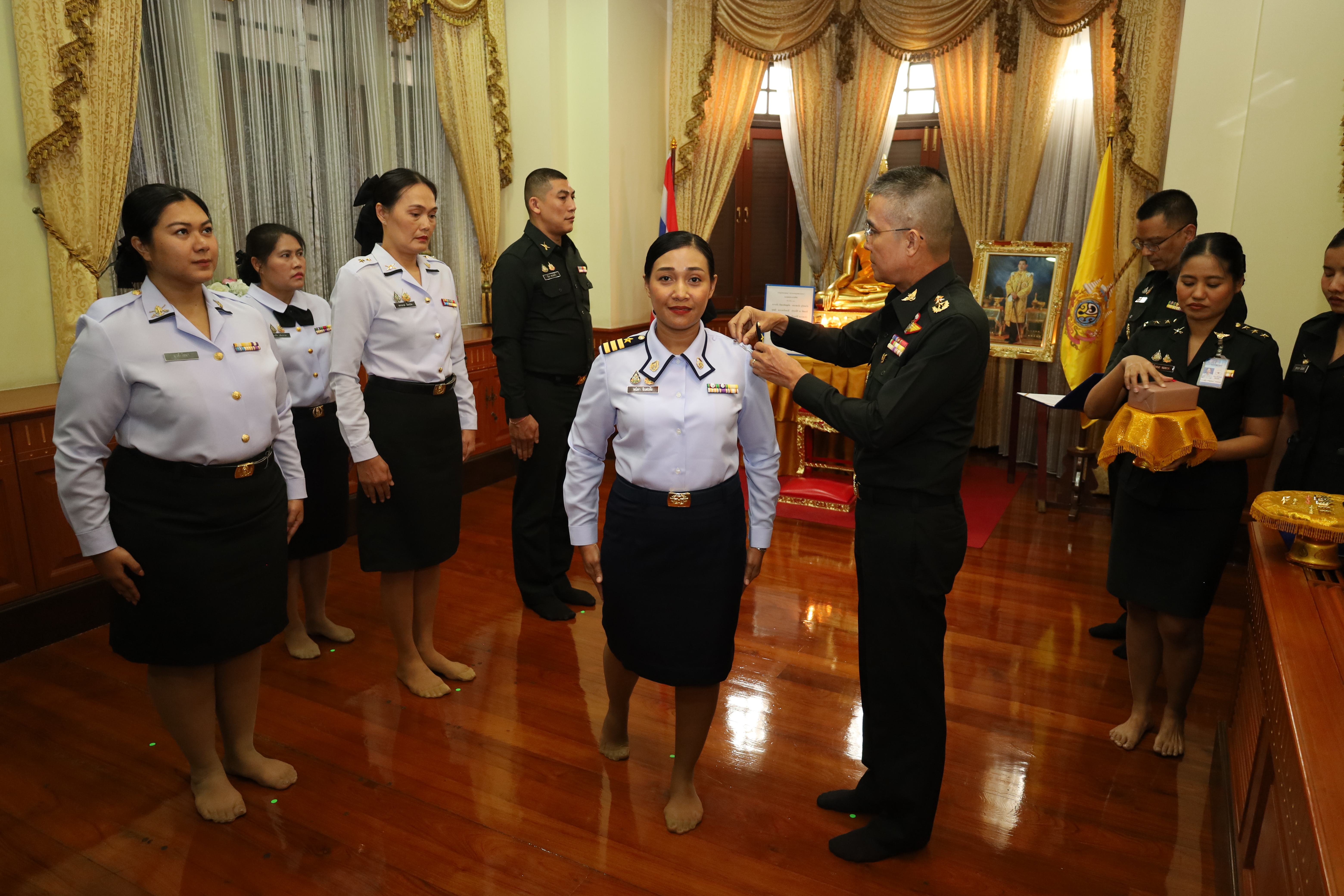 พิธีประดับยศนายทหารสัญญาบัตร และนายทหารประทวน