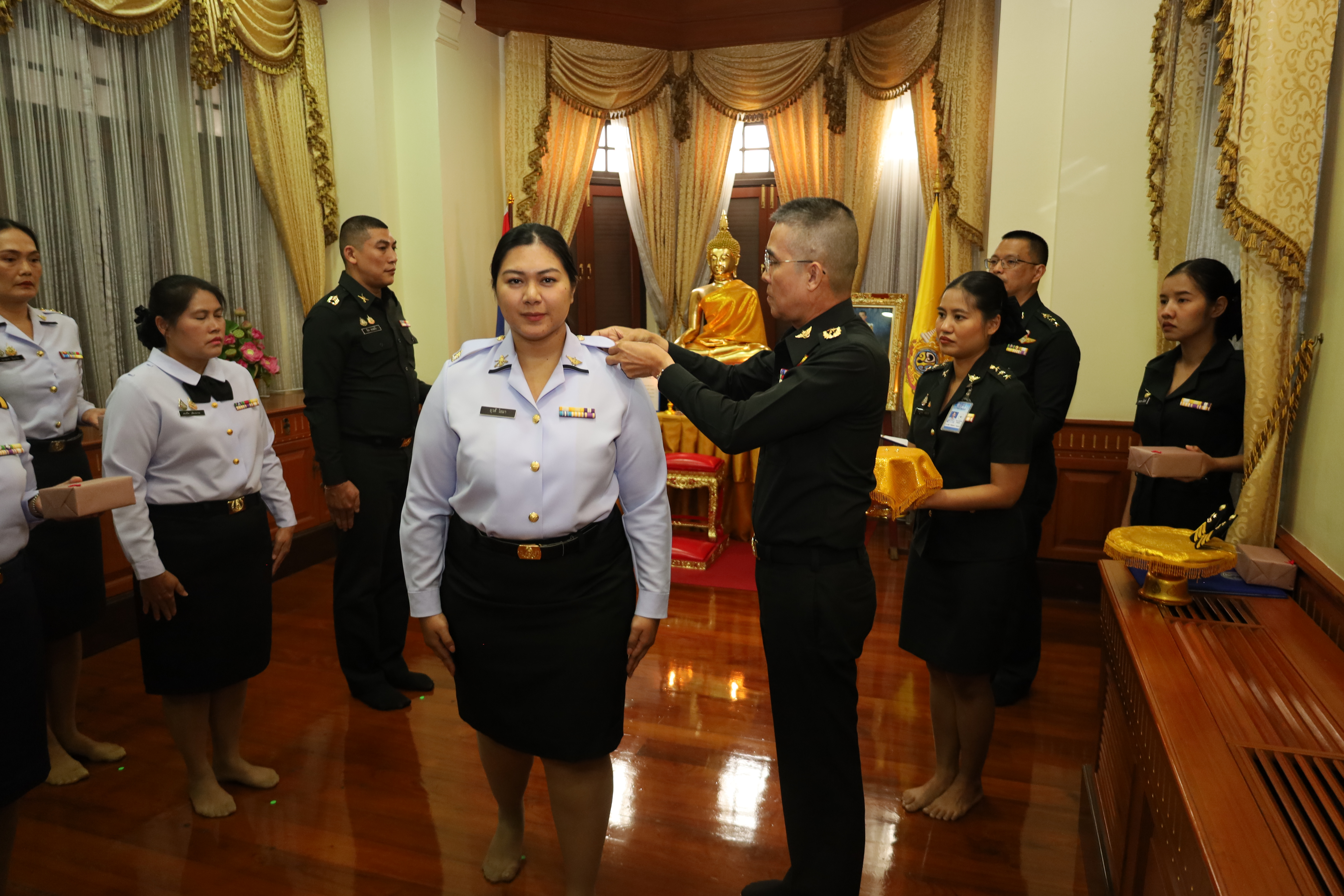 พิธีประดับยศนายทหารสัญญาบัตร และนายทหารประทวน