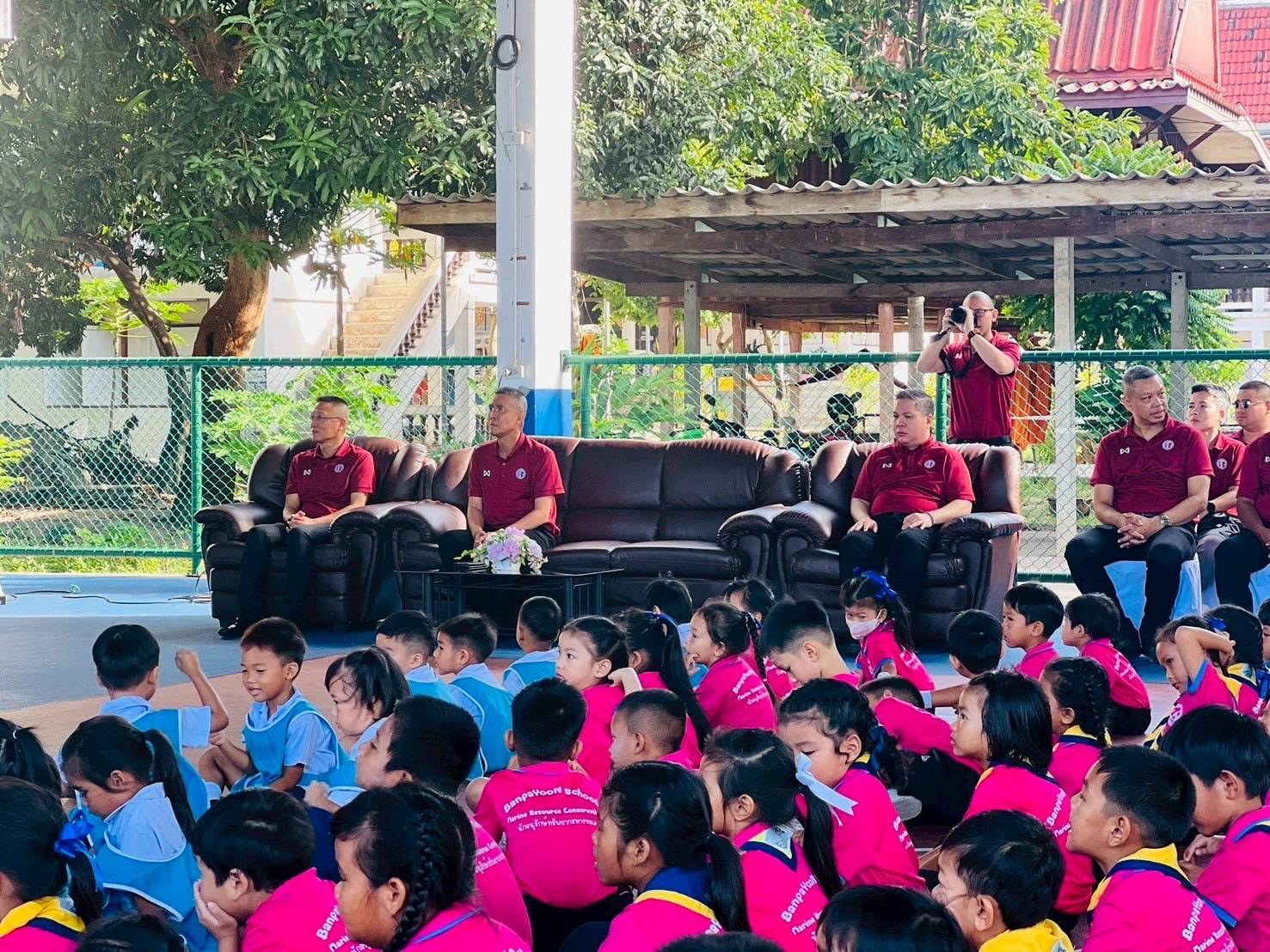 กรมการพลังงานทหาร สานสัมพันธ์ชุมชน มอบอุปกรณ์กีฬาแก่โรงเรียนบ้านพยูน จ.ระยอง