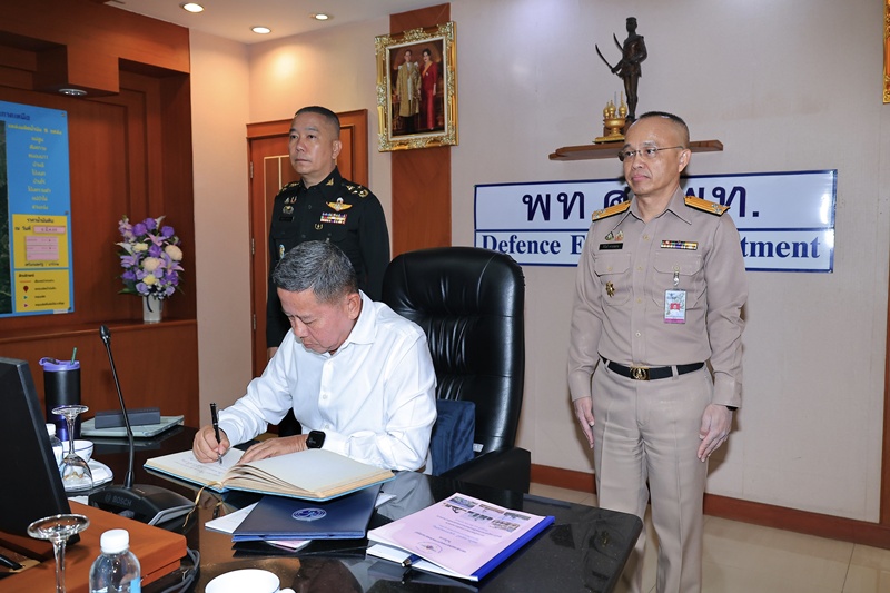 รัฐมนตรีช่วยว่าการกระทรวงกลาโหม ตรวจเยี่ยม กรมการพลังงานทหาร