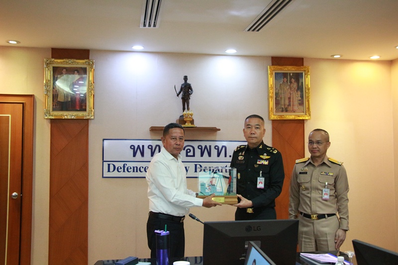 รัฐมนตรีช่วยว่าการกระทรวงกลาโหม ตรวจเยี่ยม กรมการพลังงานทหาร